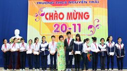 Trường THCS Nguyễn Trãi tổ chức kỉ niệm ngày nhà giáo Việt Nam (20-11-2012)
