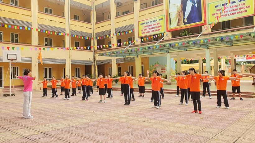 Tuần học đầu tiên đầy hứng khởi của thầy và trò trường THCS Nguyễn Trãi