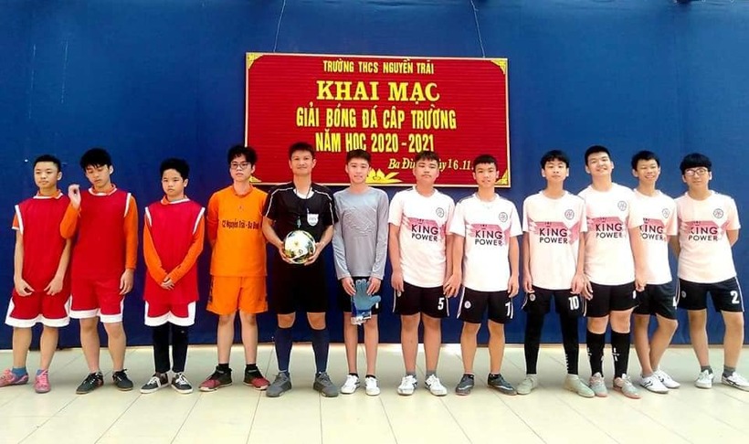 Sôi động giải bóng đá trường THCS Nguyễn Trãi - Quận Ba Đình