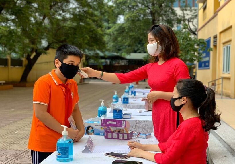 Thầy trò trường THCS Nguyễn Trãi  phấn khởi ngày trở lại trường  sau thời gian nghỉ phòng chống dịch Covid-19