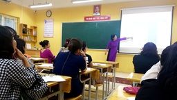 Trường THCS Nguyễn Trãi tổ chức bồi dưỡng giáo viên về  chuyên đề “Đổi mới kiểm tra đánh giá”