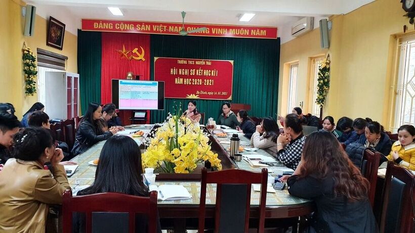 TRƯỜNG THCS NGUYỄN TRÃI TỔ CHỨC HỘI NGHỊ SƠ KẾT HỌC KÌ I NĂM HỌC 2020-2021 TRONG HỘI ĐỒNG SƯ PHẠM