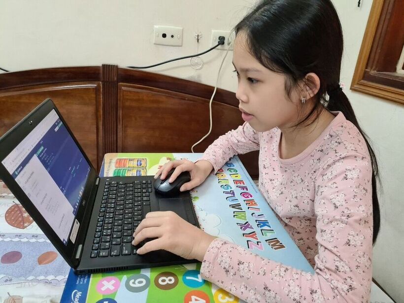 Sự kiện "Giờ lập trình - Hour of Code" - Sân chơi tìm kiếm tài năng công nghệ tại trường THCS Nguyễn Trãi