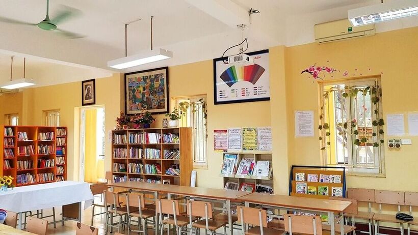 Ở một thư viện trường học Tiên tiến