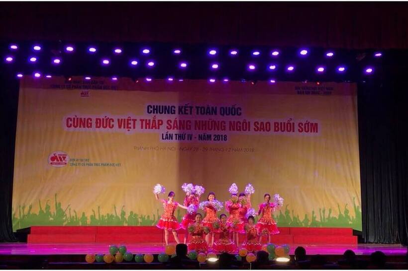 Học sinh trường THCS Nguyễn Trãi trong cuộc thi nghệ thuật Thắp sáng những Ngôi sao buổi sớm