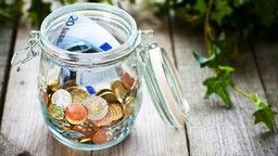 Hũ tiền tiết kiệm