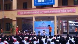 Buổi "Tuyên truyển tiết kiệm năng lượng cho thế hệ sau" ( 1610 )