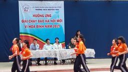 Học sinh trường THCS Nguyễn Trãi hưởng ứng Giải chạy báo Hà Nội Mới vì hòa bình năm 2019