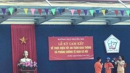 LỄ KÝ CAM KẾT THỰC HIỆN TỐT ATGT VÀ PHÒNG CHỐNG CÁC TỆ NẠN XÃ HỘI