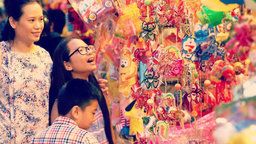 Ứa nước mắt nhớ về những mùa Trung thu bé thơ