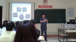 Giáo viên trường THCS Nguyễn Trãi bồi dưỡng chuyên môn: Dạy học theo định hướng phát triền năng lực