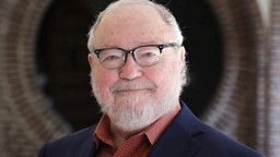 Sau 13 năm, tác giả ‘Sự im lặng của bầy cừu’ ra sách mới