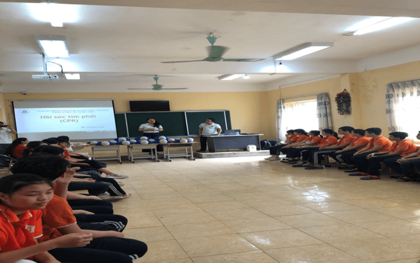 Học sinh trường Nguyễn Trãi tham gia tập huấn sơ cấp cứu