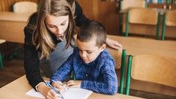 Trẻ em ít đọc, viết có thể khiến "sức khỏe tâm thần" tệ hơn