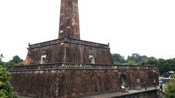 Học sinh khối 8,9 tham quan Bảo tàng Lịch sử Quân sự Việt Nam