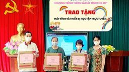 Chương trình "Sóng và máy tính cho em" của quận Ba Đình đến với học sinh trường THCS Nguyễn Trãi