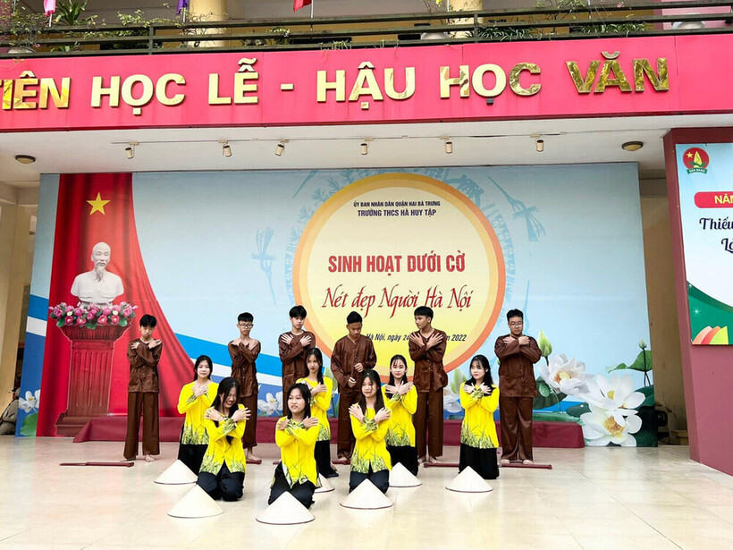 Dạy chữ đi liền nghĩa để áp chế bạo lực học đường