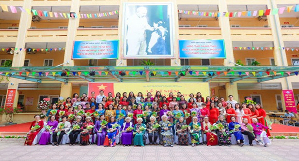 Gặp mặt, giao lưu thế hệ cựu giáo chức và cán bộ, gvnv đương chức Trường THCS Nguyễn Trãi