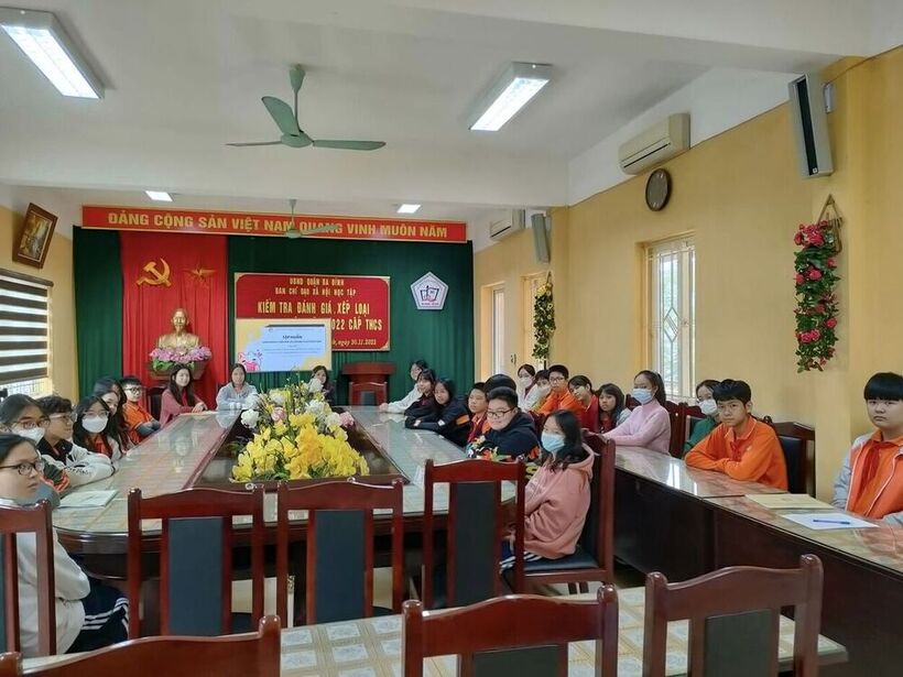 Tập huấn BCH Liên đội và phụ trách sao với chủ đề "Nâng cao nhận thức của BCH Liên đội và phụ trách sao về sống biết ơn và trách nhiệm".