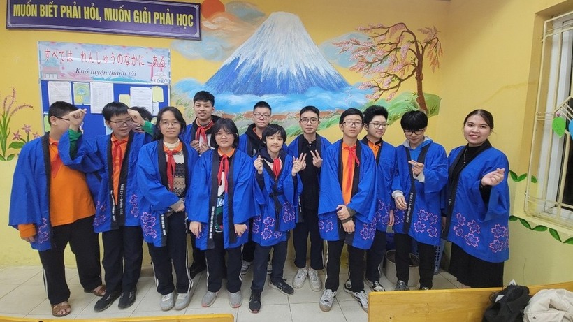 Trải nghiệm thực hành làm món ăn truyền thống Nhật Bản ở lớp 8A1