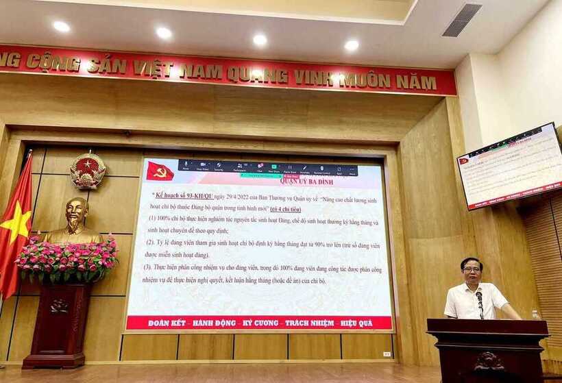 Cán bộ, giáo viên, nhân viên trường THCS Nguyễn Trãi (quận Ba Đình) tham dự lớp bồi dưỡng chính trị hè năm 2022