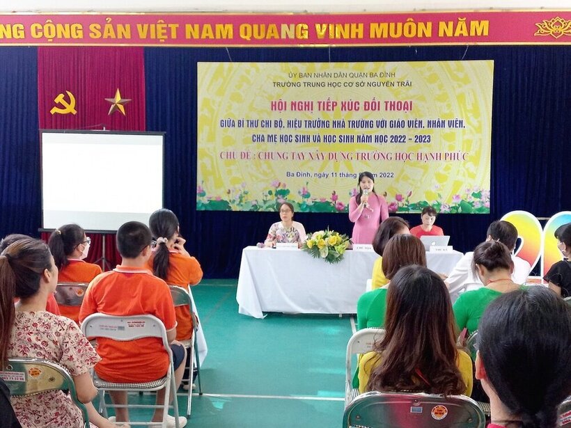 Hội nghị tiếp xúc, đối thoại giữa Bí thư Chi bộ, Hiệu trưởng nhà trường với giáo viên, nhân viên, cha mẹ học sinh và học sinh về xây dựng Trường học Hạnh phúc năm học 2022-2023