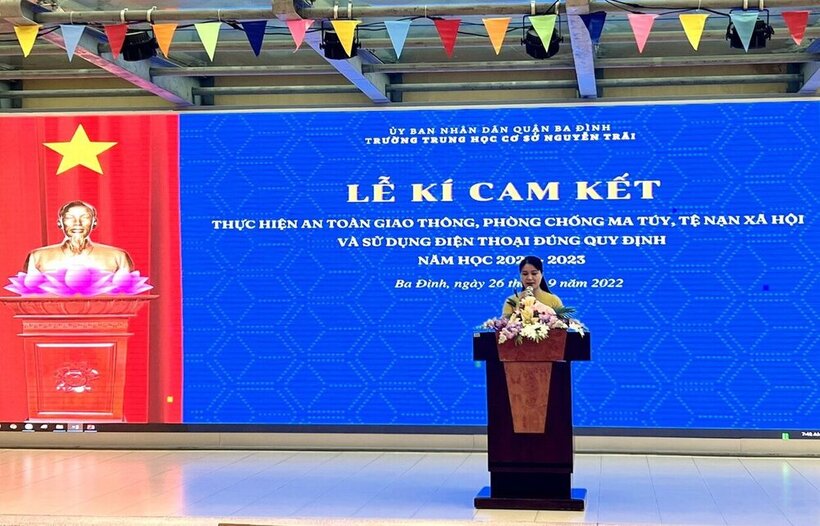 Trường THCS Nguyễn Trãi đã tổ chức "Lễ kí cam kết thực hiện an toàn giao thông, phòng chống ma túy, tệ nạn xã hội và sử dụng điện thoại đúng quy định năm học 2022 - 2023"