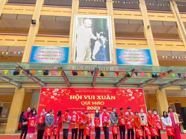 “Tết sum vầy, đong đầy yêu thương” tại trường THCS Nguyễn Trãi