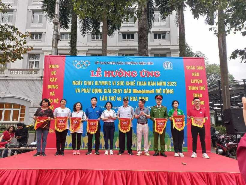 Trường THCS Nguyễn Trãi hưởng ứng ngày chạy Olympic vì sức khỏe toàn dân năm 2023