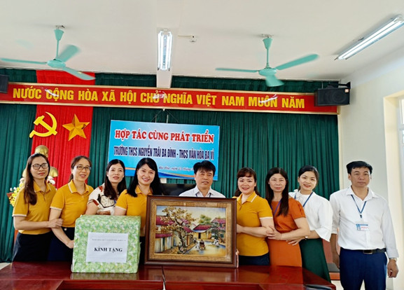 THCS Nguyễn Trãi (Ba Đình) - THCS Vân Hoà (Ba Vì) hưởng ứng phong trào “Nhà trường cùng chung tay phát triển, thầy cô cùng chia sẻ trách nhiệm” giai đoạn 2023-2025