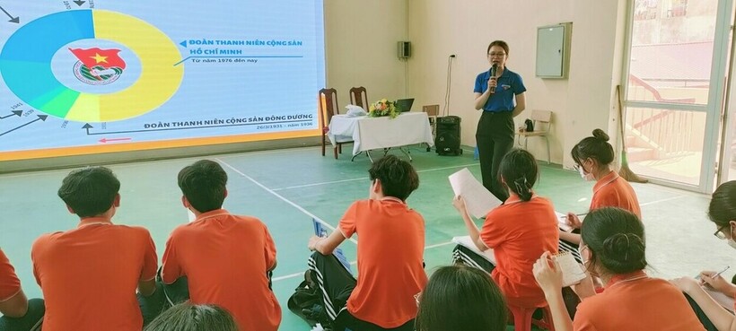 20 em Đội viên ưu tú trường THCS Nguyễn Trãi tham gia học Cảm tình Đoàn