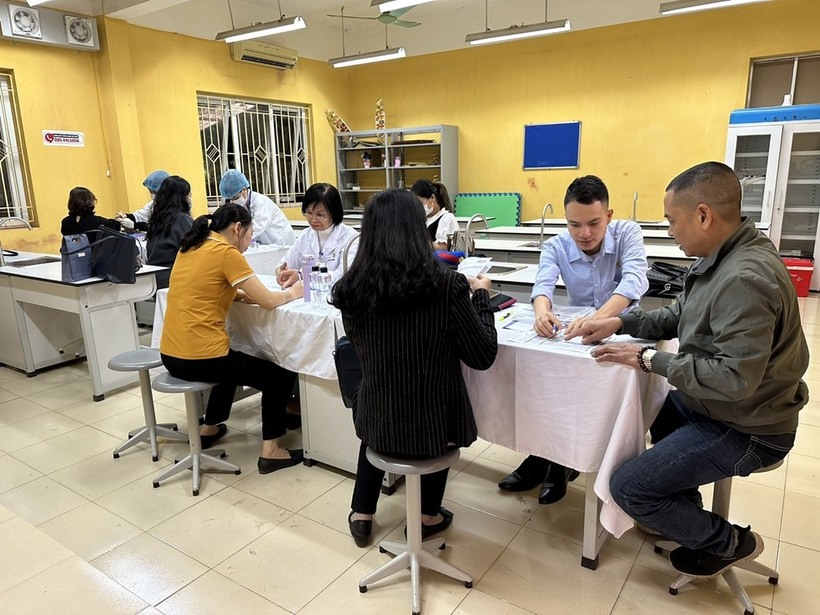 Trường THCS Nguyễn Trãi tổ chức khám sức khoẻ định kì cho cán bộ, giáo viên, công nhân viên năm 2023