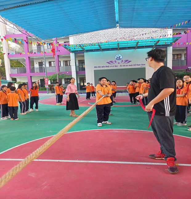 Lớp 7A5 hào hứng hội thi kéo co hưởng ứng ngày 20/10