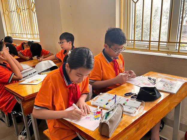 6A1 - NGÀY PHỤ NỮ VIỆT NAM 20/10: GẮN KẾT YÊU THƯƠNG