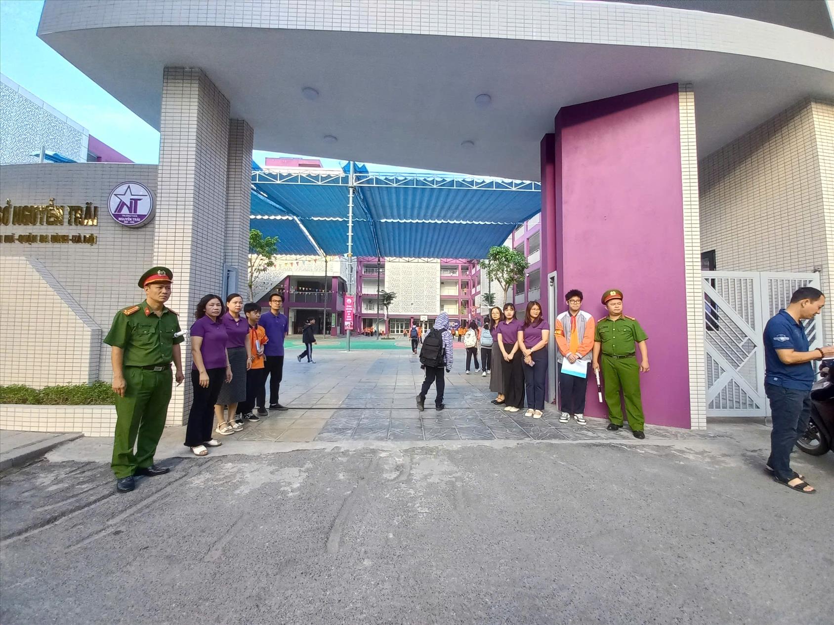 Mô hình “Cổng trường an toàn giao thông” tại Trường THCS Nguyễn Trãi