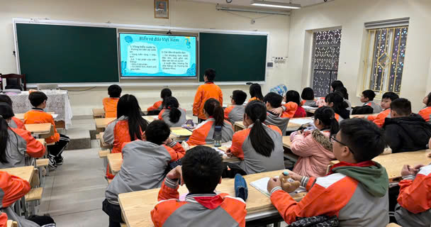 Lớp 6A3 hưởng ứng chủ đề "Em yêu biển đảo Việt Nam"