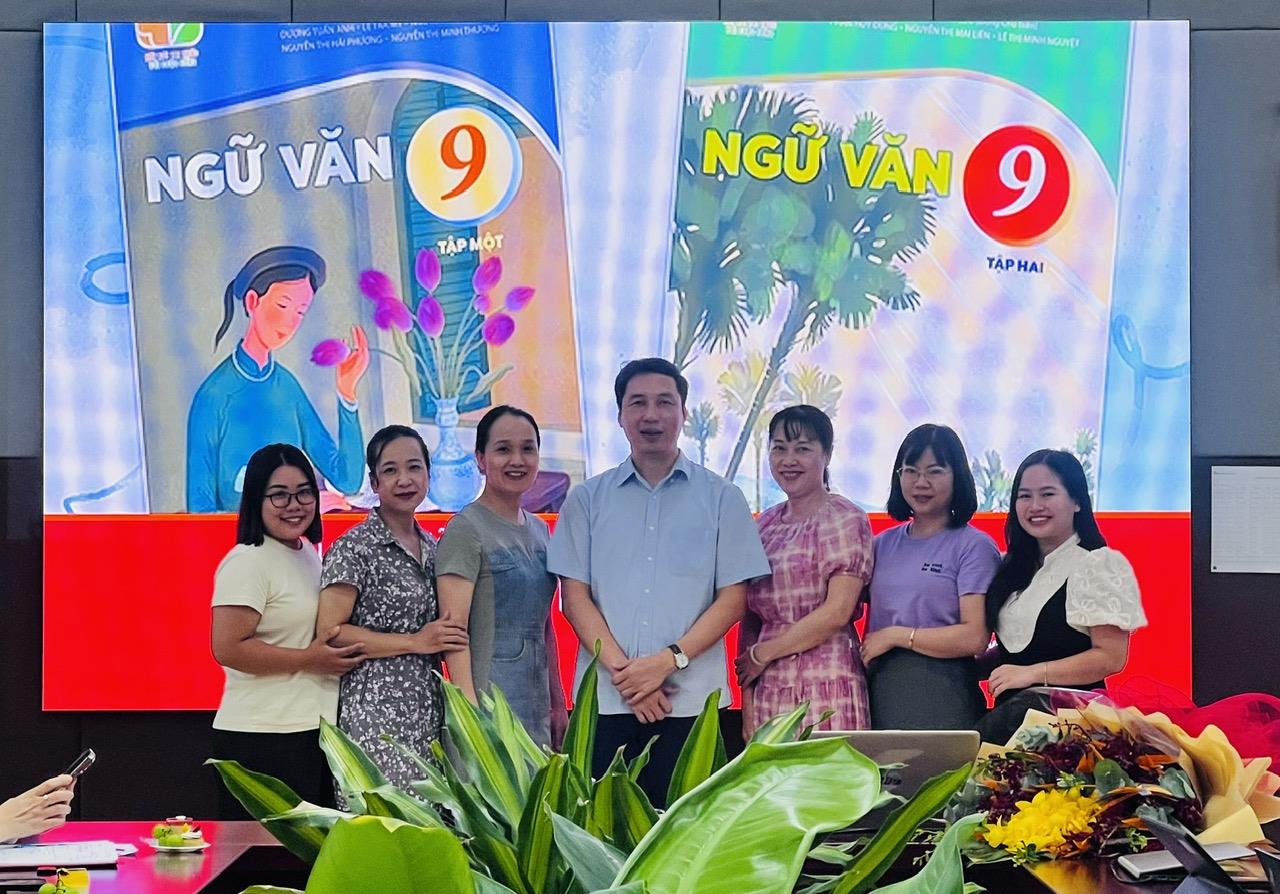 Nhóm Ngữ văn trường THCS Nguyễn Trãi triển khai nhiệm vụ năm học 2025 – 2026 với tinh thần đổi mới, sáng tạo, hội nhập