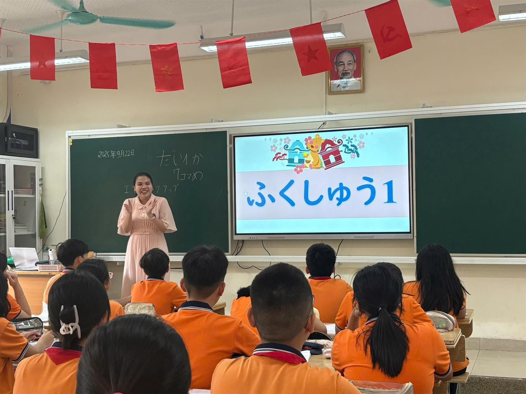 Buổi dự giờ tiếng Nhật của lớp 8A2