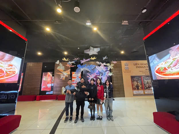 Chuyến đi xem phim “Chuyện nhà bánh xếp” của lớp 7A3