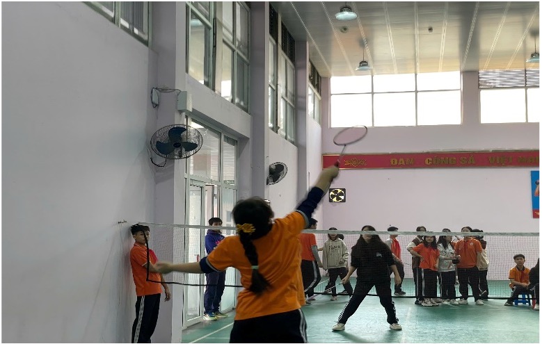 Tập thể lớp 8A1 chúng em đã hưởng ứng cuộc thi đấu cầu lông của nhà trường