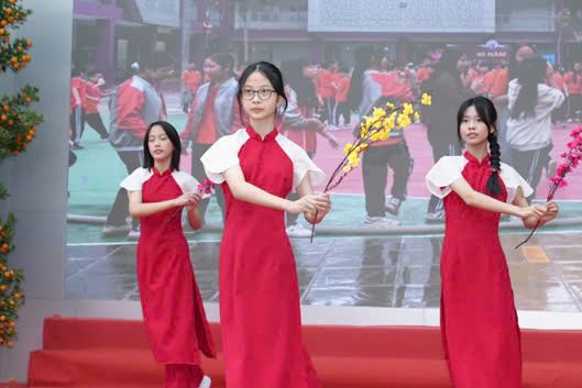 Hội chợ Xuân rộn ràng cùng tập thể lớp 7A2