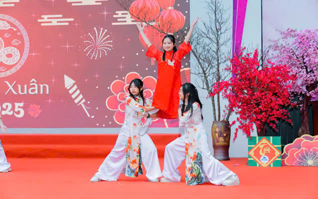 Hội chợ Xuân tưng bừng cùng lớp 6A2