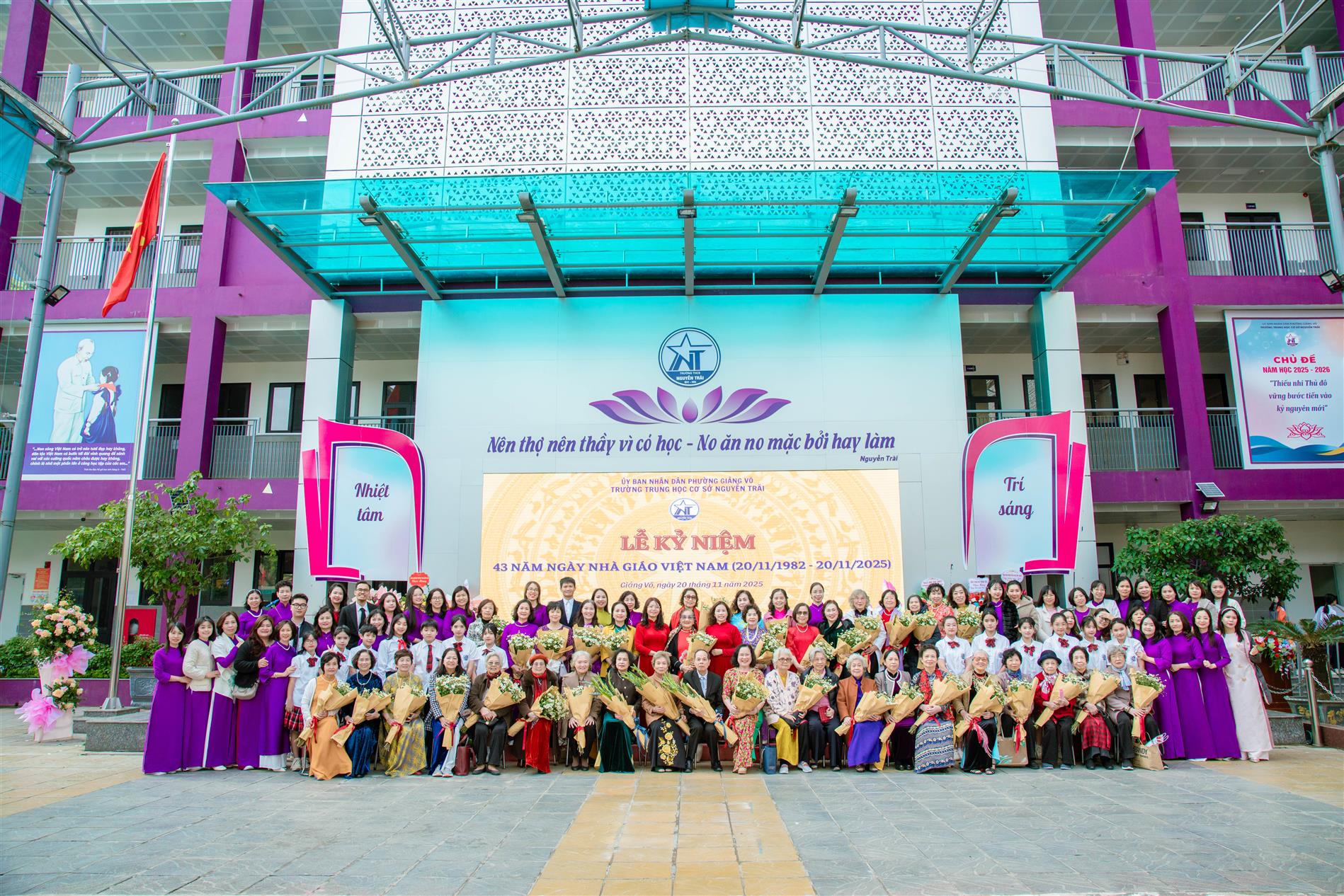 Trường THCS Nguyễn Trãi – phường Giảng Võ tổ chức trọng thể Lễ kỷ niệm 43 năm Ngày Nhà giáo Việt Nam 20/11