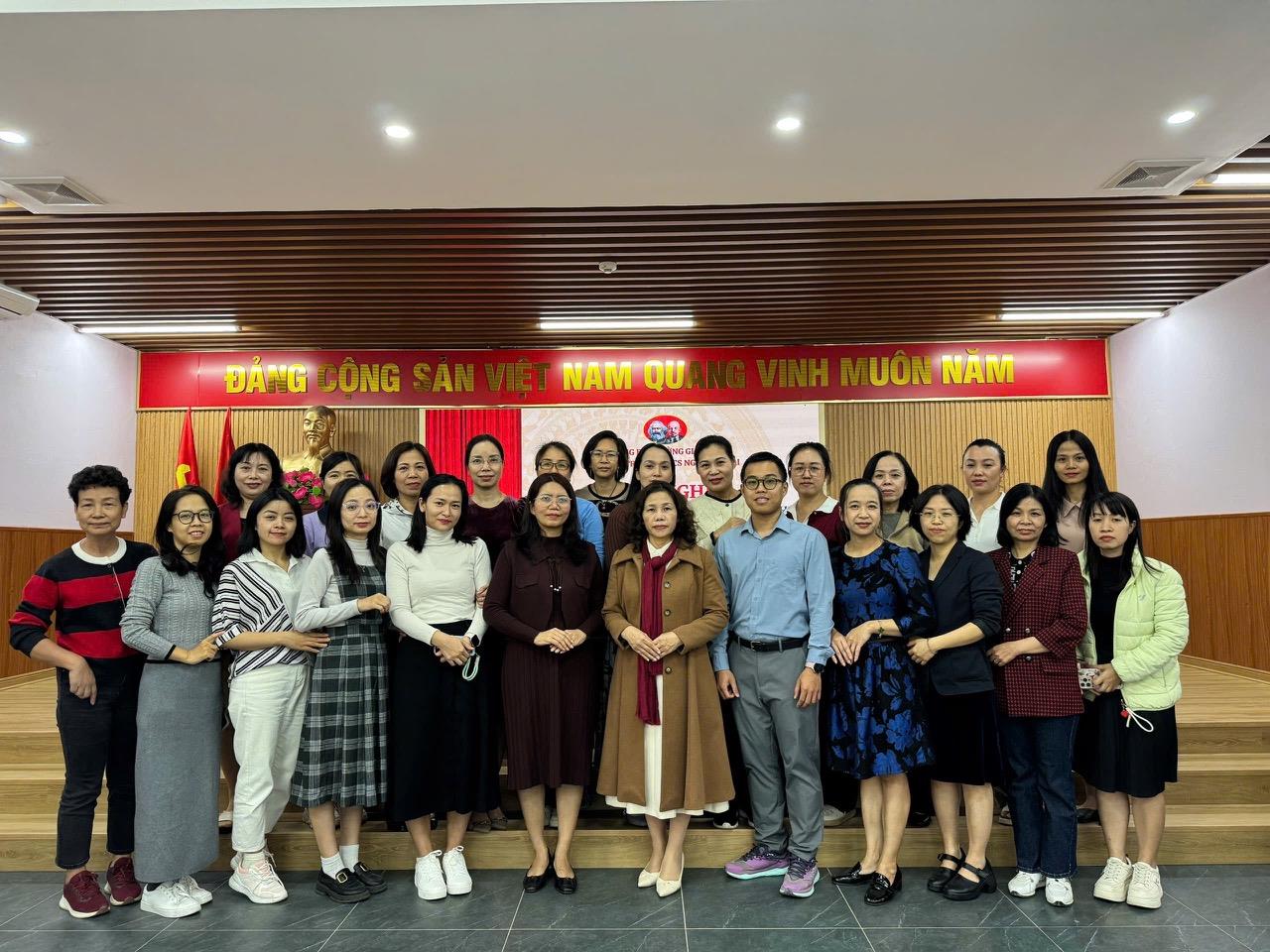 Tập thể Chi bộ trường THCS Nguyễn Trãi (phường Giảng Võ) – một năm nhìn lại