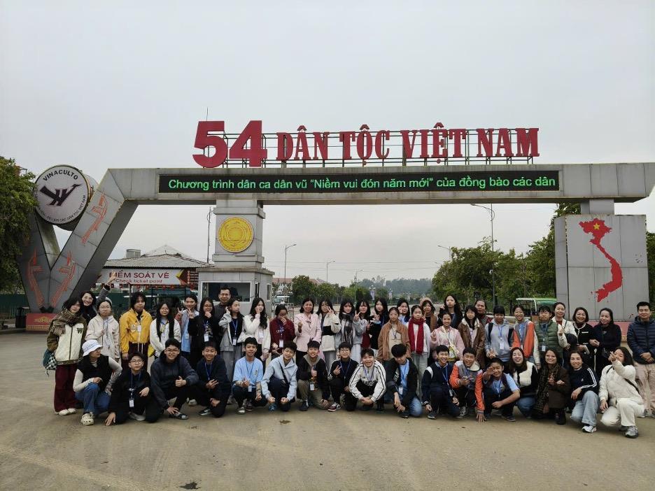 CHẠM TAY ĐỒNG HÀNH CÙNG CON!