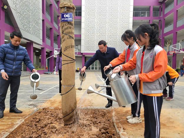 Lễ phát động Tết trồng cây "Đời đời nhớ ơn Bác Hồ" tại trường THCS Nguyễn Trãi