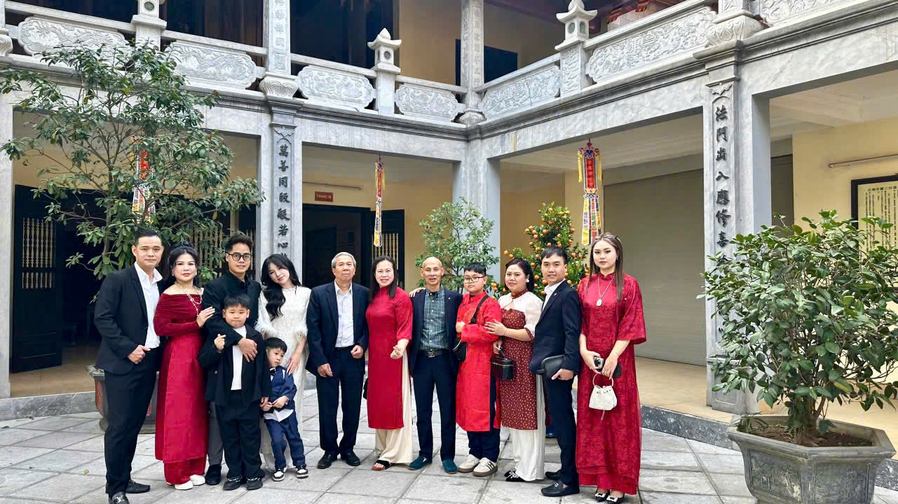 Lưu lại khoảnh khắc đẹp nhất bên gia đình trong ngày xuân của các bạn học sinh lớp 7A4