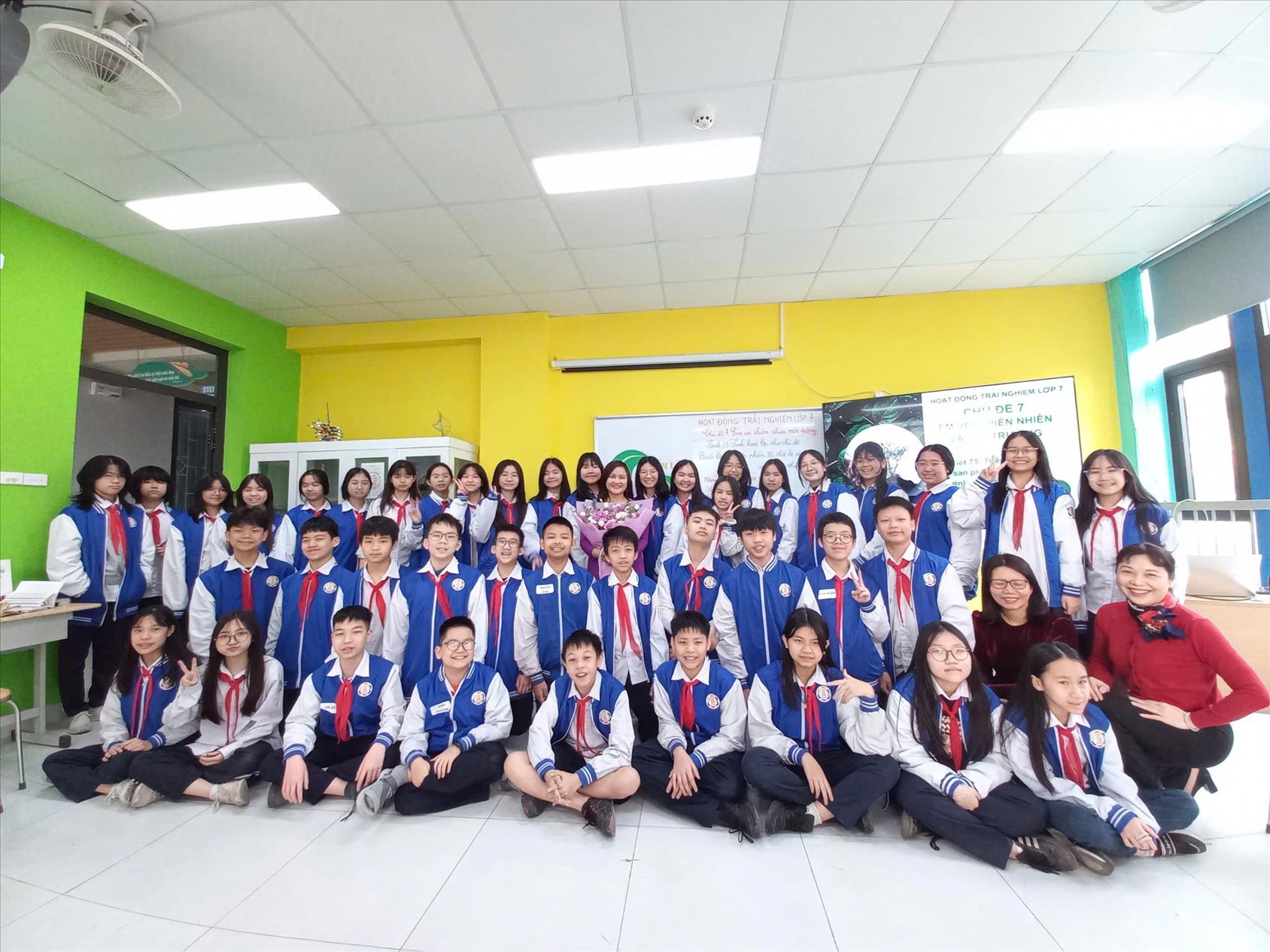 Cô giáo Hoàng Thị Thu Hà tỏa sáng tại hội thi giáo viên dạy giỏi quận Ba Đình năm học 2024-2025