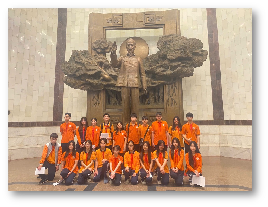 Chuyến tham quan Bảo tàng Hồ Chí Minh của những đội viên xuất sắc Chi đội 9A5