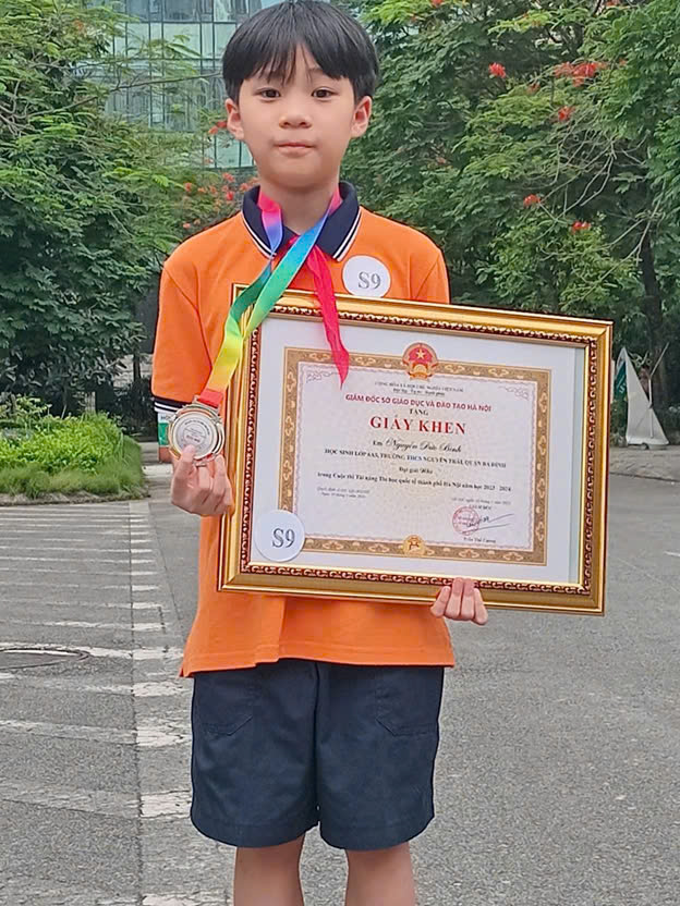 Tự hào học sinh trường THCS Nguyễn Trãi đã xuất sắc giành giải Nhất trong cuộc thi Tài năng Tin học trẻ quốc tế thành phố Hà Nội